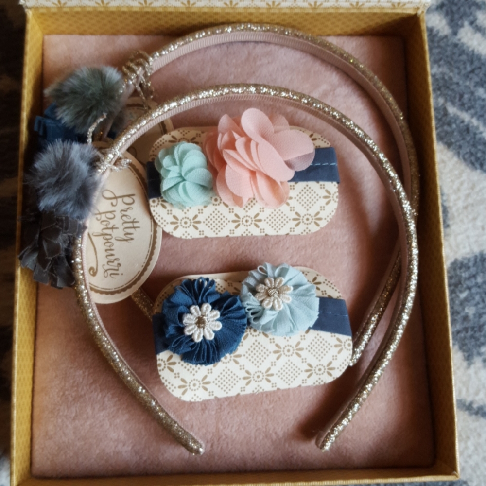Maileg BNWT 4 headbands with mirrored box